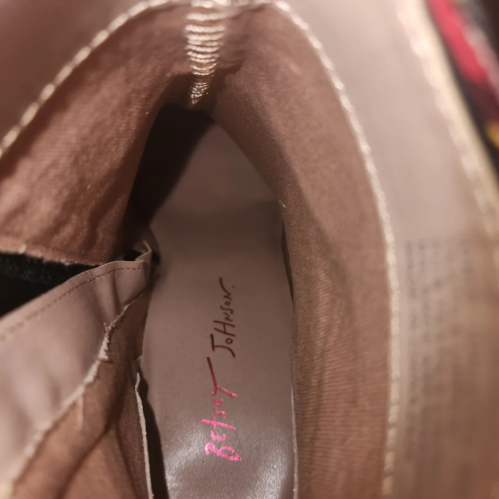 NWOT Betsey Johnson Black Platform Idris Booties w/Red Plaid Sash & Pearl Buckle - Picture 6 of 7